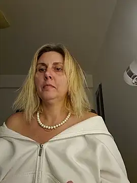 Snapshot of Amelia9798 chatting on 03/13/26, 05:19 Amelia9798 online show from 03/13/26, 05:19