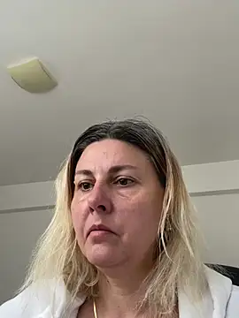 Snapshot of Amelia9798 chatting on 04/23/26, 06:03 Amelia9798 online show from 04/23/26, 06:03