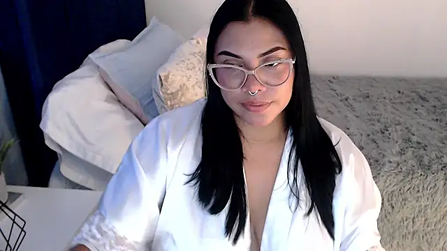 Snapshot of isabelateran chatting on 03/17/26, 06:22 isabelateran online show from 03/17/26, 06:22