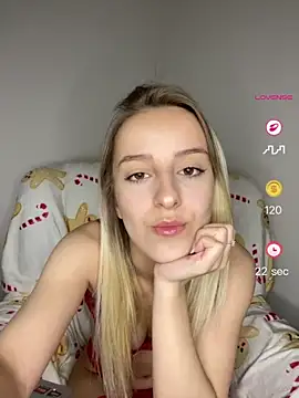 Snapshot of RahellaBlonde1 chatting on 05/01/26, 07:40 RahellaBlonde1 online show from 05/01/26, 07:40