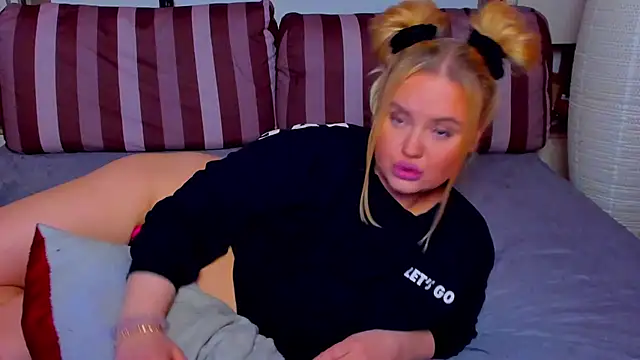 Snapshot of AlexaVibesHo chatting on 03/23/26, 02:48 AlexaVibesHo online show from 03/23/26, 02:48