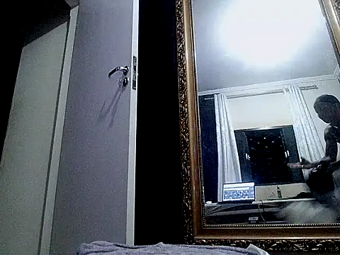 Snapshot of paolla23cm_brasil chatting on 03/06/26, 02:30 paolla23cm brasil online show from 03/06/26, 02:30