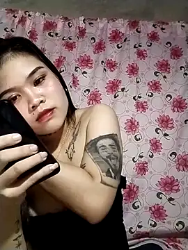 Snapshot of hotbabe69xx chatting on 02/11/26, 01:27 hotbabe69xx online show from 02/11/26, 01:27