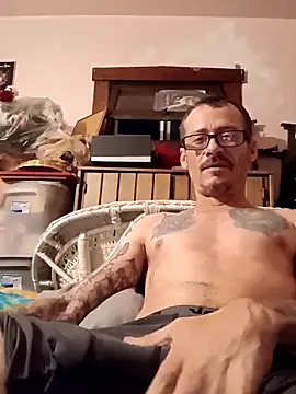 Snapshot of THUROBREED83 chatting on 09/22/25, 05:53 THUROBREED83 online show from 09/22/25, 05:53