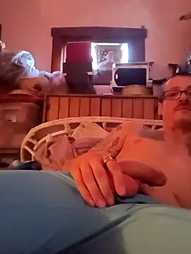 Snapshot of THUROBREED83 chatting on 09/28/25, 08:58 THUROBREED83 online show from 09/28/25, 08:58