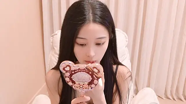 Snapshot of iiiiiiiiiu chatting on 04/16/26, 04:02 iiiiiiiiiu online show from 04/16/26, 04:02