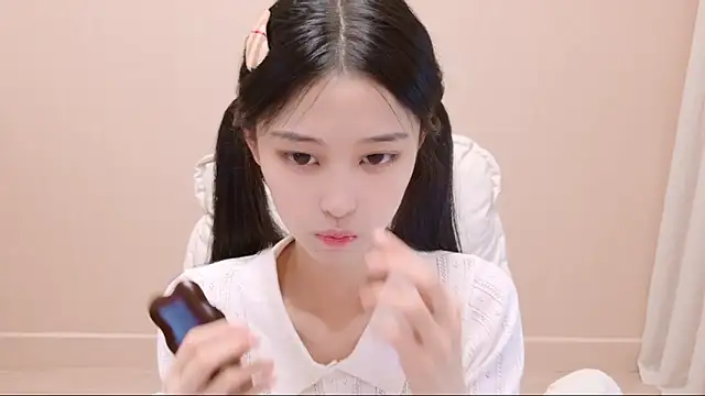 Snapshot of iiiiiiiiiu chatting on 05/11/26, 01:28 iiiiiiiiiu online show from 05/11/26, 01:28