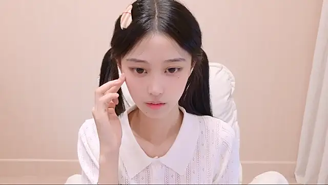 Snapshot of iiiiiiiiiu chatting on 05/11/26, 04:04 iiiiiiiiiu online show from 05/11/26, 04:04