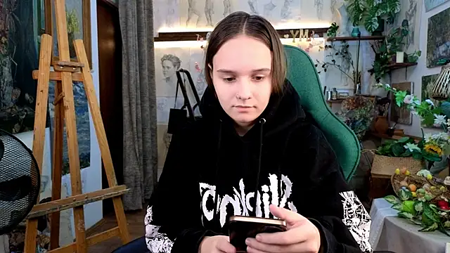 Snapshot of MelissaTravel chatting on 04/19/26, 04:39 MelissaTravel online show from 04/19/26, 04:39