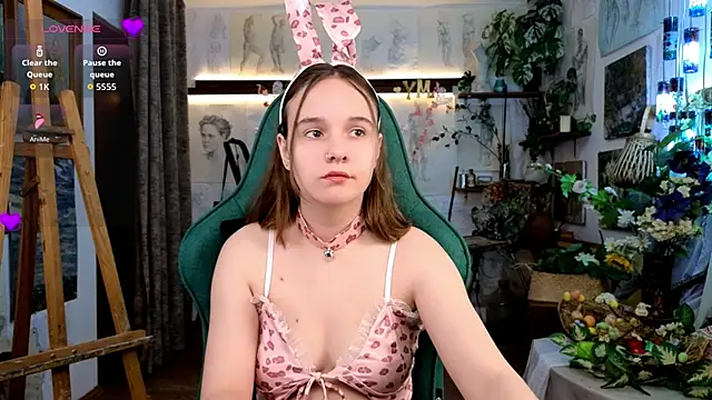 Snapshot of MelissaTravel chatting on 04/22/26, 04:41 MelissaTravel online show from 04/22/26, 04:41