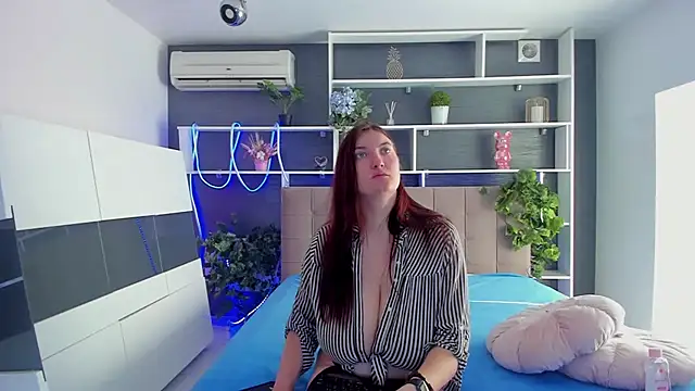 StephieRousee online show from 03/11/26, 06:19