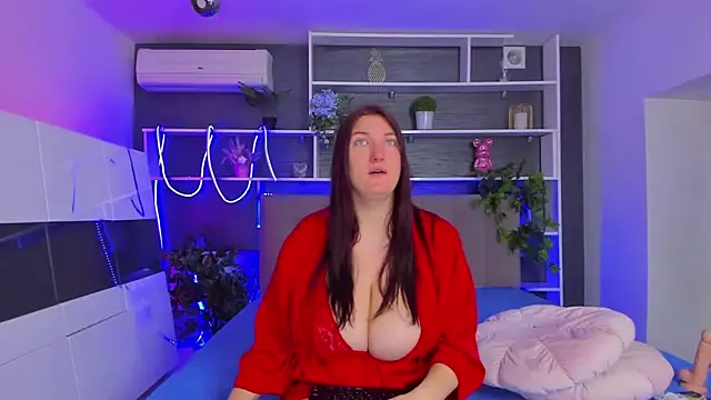 StephieRousee online show from 04/28/26, 05:23
