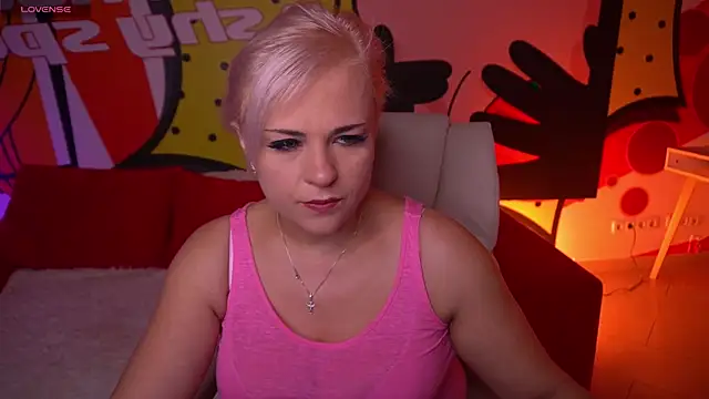 Snapshot of CrystalVibe chatting on 03/18/26, 06:49 CrystalVibe online show from 03/18/26, 06:49