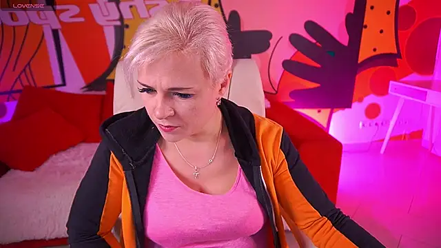 Snapshot of CrystalVibe chatting on 03/30/26, 05:41 CrystalVibe online show from 03/30/26, 05:41