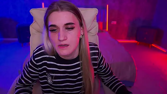 Snapshot of DiamondNina chatting on 04/16/26, 09:39 DiamondNina online show from 04/16/26, 09:39