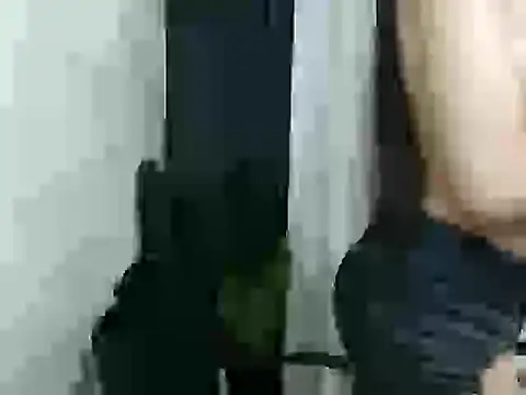 Snapshot of Pretty_Lys chatting on 03/31/26, 02:24 Pretty Lys online show from 03/31/26, 02:24