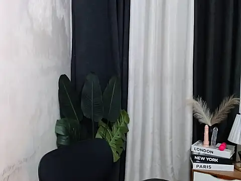 Snapshot of Pretty_Lys chatting on 04/04/26, 09:51 Pretty Lys online show from 04/04/26, 09:51