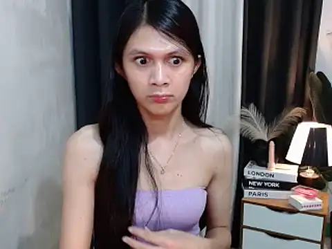 Snapshot of Pretty_Lys chatting on 04/23/26, 08:46 Pretty Lys online show from 04/23/26, 08:46