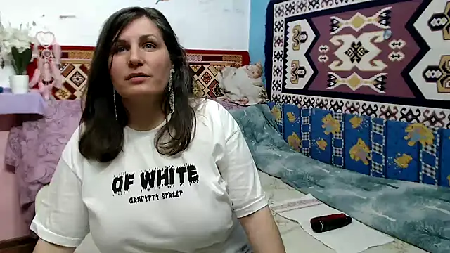 Snapshot of Adelinemilf chatting on 03/14/26, 02:33 Adelinemilf online show from 03/14/26, 02:33