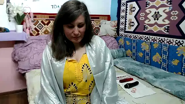 Snapshot of Adelinemilf chatting on 04/14/26, 10:32 Adelinemilf online show from 04/14/26, 10:32