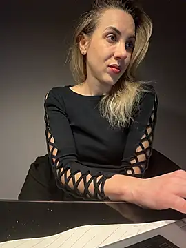 ElenaWhitmore online show from 02/23/26, 10:29