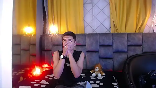 Snapshot of Maik_Russo chatting on 03/25/26, 11:38 Maik Russo online show from 03/25/26, 11:38