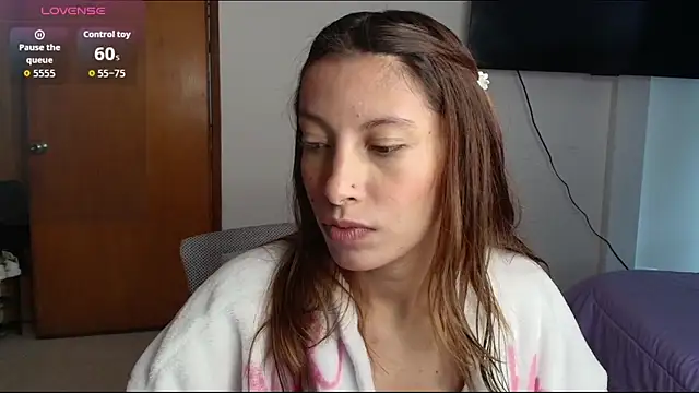 Snapshot of Sweet_moon_v_ chatting on 04/29/26, 03:38 Sweet moon v online show from 04/29/26, 03:38