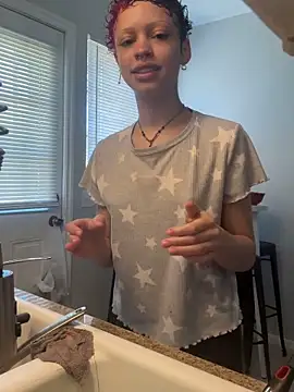 Snapshot of jojosbizarrelyf chatting on 04/04/26, 03:31 jojosbizarrelyf online show from 04/04/26, 03:31