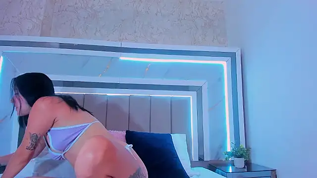 IsaBlue online show from 02/11/26, 02:11