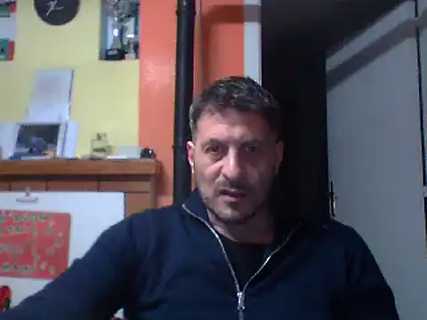 Snapshot of colosone chatting on 03/13/25, 07:39 colosone online show from 03/13/25, 07:39