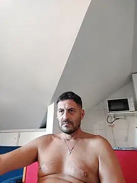 Snapshot of colosone chatting on 09/15/25, 12:49 colosone online show from 09/15/25, 12:49