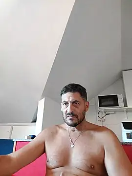 Snapshot of colosone chatting on 09/18/25, 01:02 colosone online show from 09/18/25, 01:02