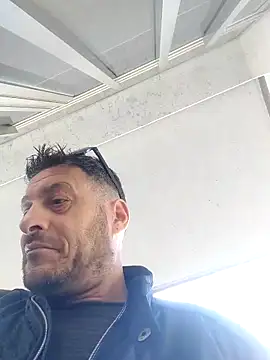 Snapshot of colosone chatting on 10/10/25, 09:30 colosone online show from 10/10/25, 09:30