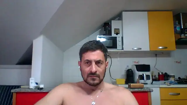 Snapshot of colosone chatting on 04/15/26, 01:51 colosone online show from 04/15/26, 01:51