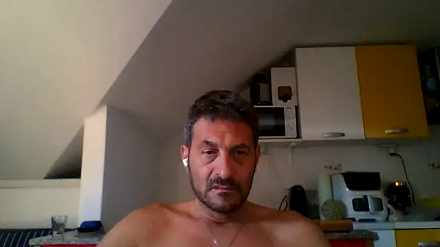 Snapshot of colosone chatting on 06/16/26, 07:00 colosone online show from 06/16/26, 07:00