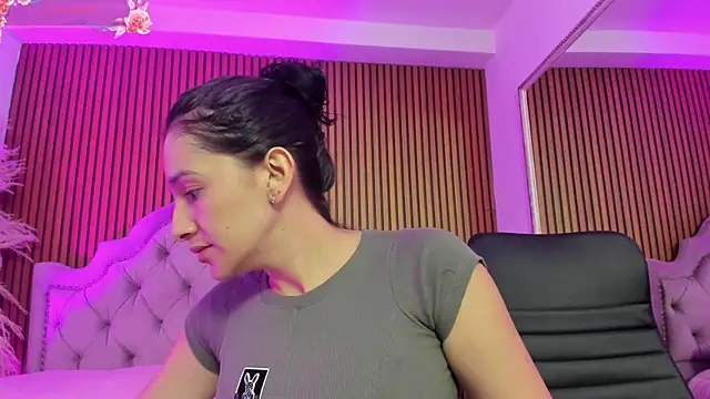 Violett hott  online show from 03/31/26, 12:27