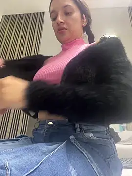 Violett hott  online show from 04/18/26, 11:47