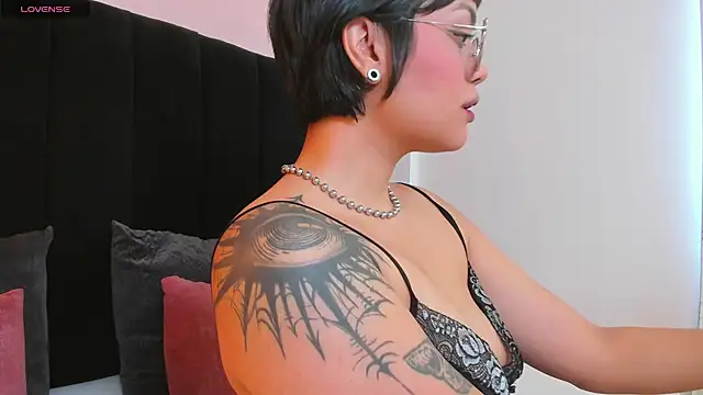 Snapshot of barbara_mmoon chatting on 03/11/26, 04:35 barbara mmoon online show from 03/11/26, 04:35