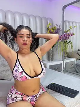 Snapshot of CamilaCastillo chatting on 07/07/26, 07:29 CamilaCastillo online show from 07/07/26, 07:29