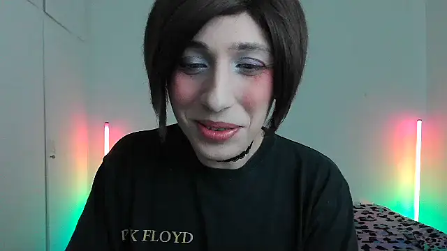 HoneyValentine online show from 02/15/26, 11:23