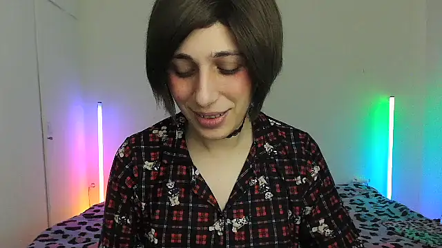 HoneyValentine online show from 02/18/26, 08:49