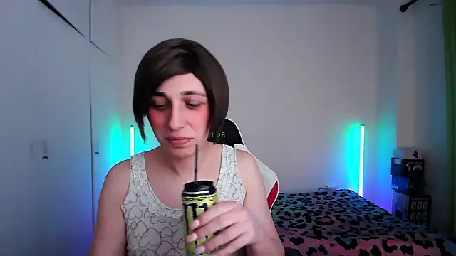 Snapshot of HoneyValentine chatting on 04/17/26, 08:23 HoneyValentine online show from 04/17/26, 08:23