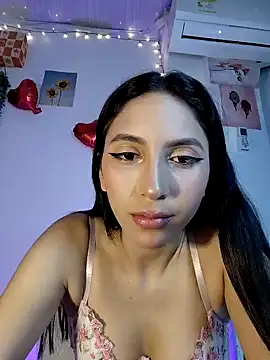 Snapshot of FrierenHot chatting on 02/27/26, 10:48 FrierenHot online show from 02/27/26, 10:48