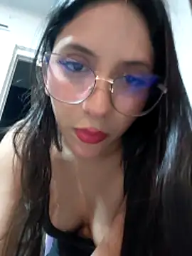 Snapshot of FrierenHot chatting on 03/29/26, 07:19 FrierenHot online show from 03/29/26, 07:19