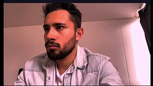 Snapshot of axell_torrez chatting on 01/16/26, 08:24 axell torrez online show from 01/16/26, 08:24