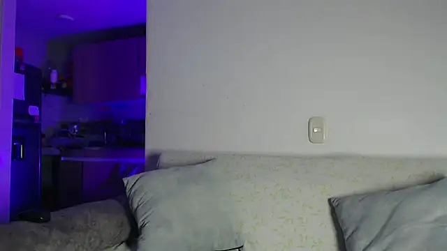 Snapshot of samanta_xi chatting on 03/28/26, 04:34 samanta xi online show from 03/28/26, 04:34