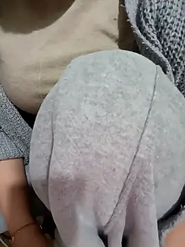 Tulip Giang online show from 01/08/26, 03:42