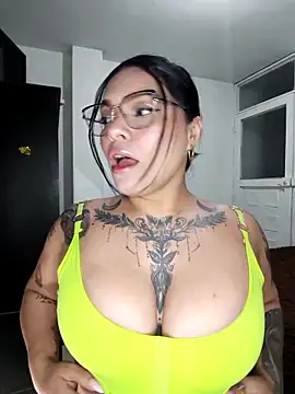 Snapshot of brenda_palacio chatting on 02/16/26, 02:18 brenda palacio online show from 02/16/26, 02:18