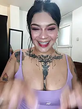 Snapshot of brenda_palacio chatting on 02/18/26, 07:32 brenda palacio online show from 02/18/26, 07:32