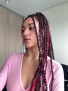 Snapshot of crystal_dlun chatting on 03/10/26, 04:12 crystal dlun online show from 03/10/26, 04:12